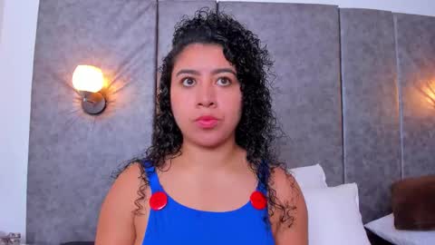 Snapshot of thara_webstter chatting on November 18, 2025, 11:36 am thara webstter online show from November 18, 2025, 11:36 am