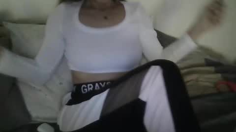 the crazy travellers online show from November 15, 2025, 7:49 am