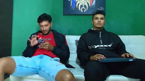 SCOTT  THEO  KAMERON  GENDERSON online show from November 29, 2025, 2:31 pm