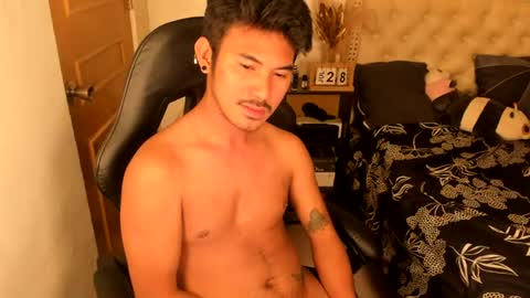 Snapshot of the_killian_jones chatting on July 28, 2026, 7:39 pm ken online show from July 28, 2026, 7:39 pm