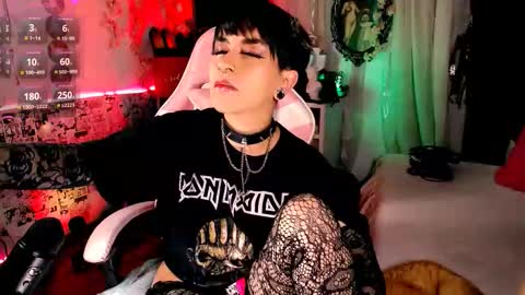 Snapshot of the_kitty_roxy chatting on October 2, 2025, 6:31 am ... ... online show from October 2, 2025, 6:31 am