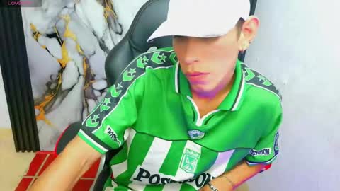 the_latin_boy02 online show from December 23, 2025, 2:53 am