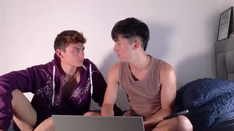 the_lionss online show from April 17, 2026, 9:51 pm