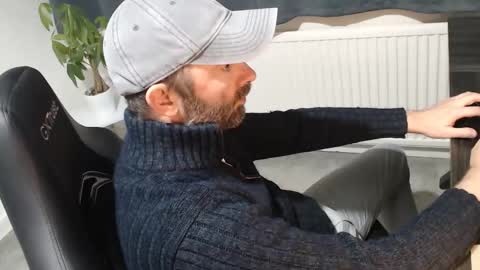 Snapshot of the_sensual_masturwait chatting on October 15, 2025, 8:42 pm the_sensual_masturwait online show from October 15, 2025, 8:42 pm