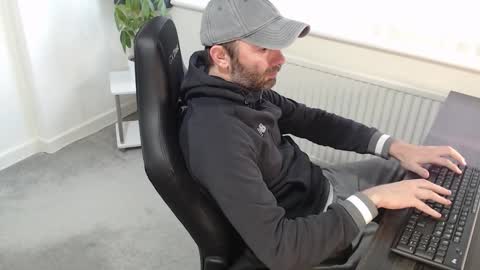 Snapshot of the_sensual_masturwait chatting on October 25, 2025, 7:16 am the_sensual_masturwait online show from October 25, 2025, 7:16 am