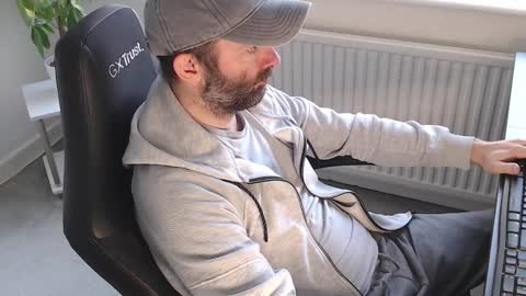 Snapshot of the_sensual_masturwait chatting on November 5, 2025, 10:04 am the_sensual_masturwait online show from November 5, 2025, 10:04 am