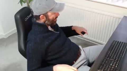 Snapshot of the_sensual_masturwait chatting on November 15, 2025, 7:38 am the_sensual_masturwait online show from November 15, 2025, 7:38 am