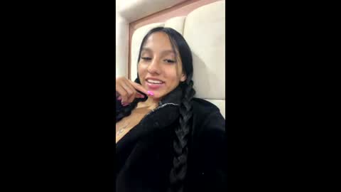 Andrea online show from June 3, 2026, 11:54 pm