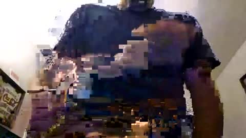 Snapshot of the_traxxx chatting on July 10, 2026, 9:28 pm the_traxxx online show from July 10, 2026, 9:28 pm