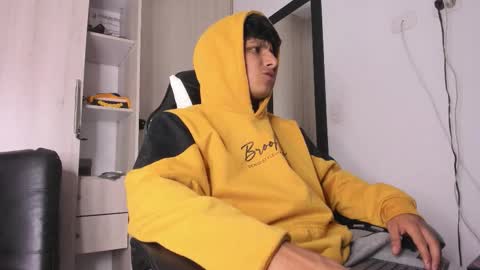 Snapshot of the_weed_guys chatting on October 12, 2025, 6:12 am Danny online show from October 12, 2025, 6:12 am