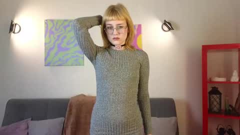 thea_quill online show from May 16, 2026, 6:07 pm