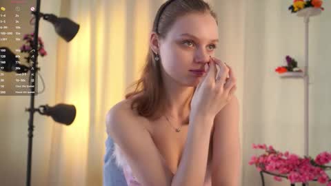 Snapshot of theadrewett chatting on October 17, 2025, 4:15 am Emma online show from October 17, 2025, 4:15 am