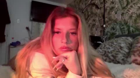 Snapshot of thealice_ chatting on May 25, 2026, 9:54 pm alicaaa online show from May 25, 2026, 9:54 pm