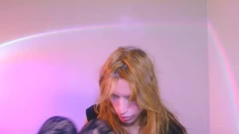 Yolanda online show from November 24, 2025, 3:56 pm