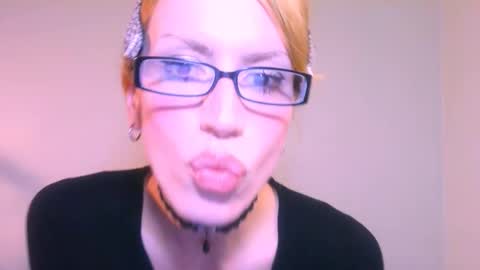 Yolanda online show from December 5, 2025, 3:41 pm