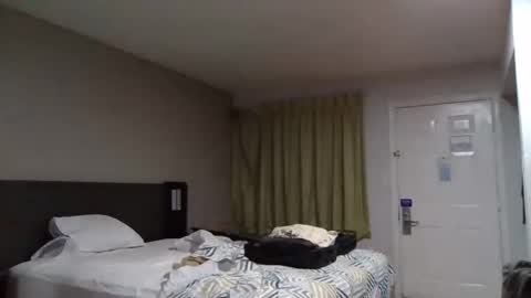 Snapshot of thedomman32 chatting on June 8, 2026, 3:18 am Dominick online show from June 8, 2026, 3:18 am