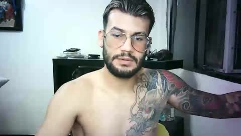 Snapshot of thedragonboyxxx chatting on April 2, 2026, 3:59 am thedragonboyxxx online show from April 2, 2026, 3:59 am