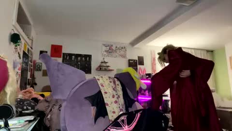 KIng Venus online show from December 21, 2024, 3:25 am