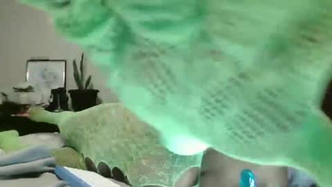 TheeTashelly online show from October 21, 2025, 7:20 am