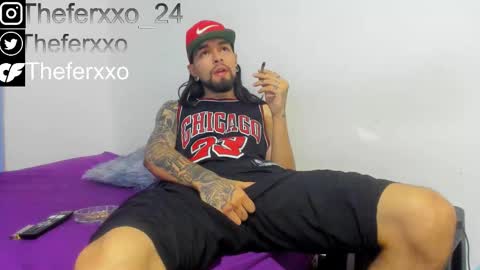 independent Model online show from November 19, 2025, 11:27 pm