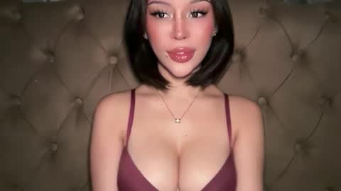 Elle  dont forget to folloW me and thumbs up online show from June 4, 2026, 5:35 am