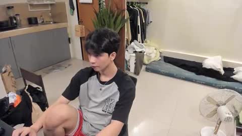 Green online show from October 7, 2025, 5:21 pm