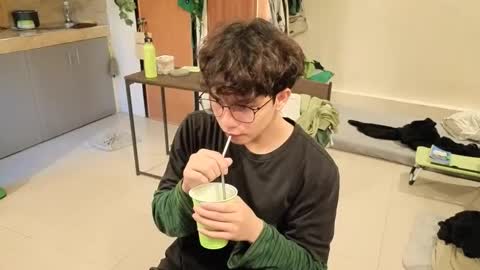 Green online show from March 19, 2026, 5:44 am