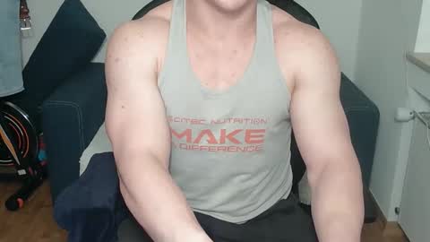 Snapshot of theguyfrombehind chatting on April 24, 2026, 12:24 am Alex online show from April 24, 2026, 12:24 am