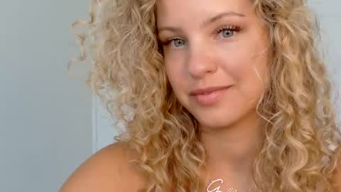 Snapshot of theislandgirl chatting on June 17, 2026, 9:16 pm Lily Marie online show from June 17, 2026, 9:16 pm