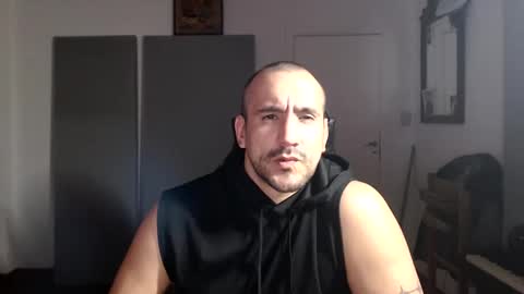 KINGOFPAINS online show from October 19, 2025, 4:46 am