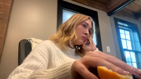 Little Bambii online show from January 9, 2025, 4:06 pm