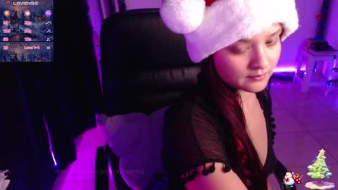 thelittlecherry_ online show from December 19, 2024, 2:45 am