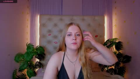 thelma_perez online show from October 28, 2025, 12:09 pm