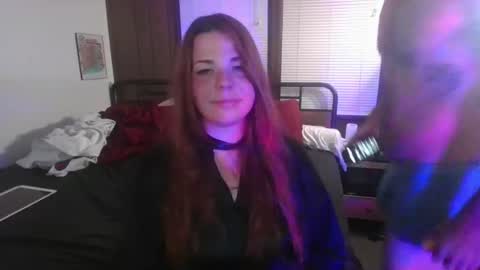 Snapshot of theloglady757013 chatting on July 15, 2026, 2:06 am theloglady757013 online show from July 15, 2026, 2:06 am