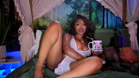 thelovelybrown online show from June 10, 2026, 3:55 pm