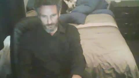 themanwhowearsoneshoe online show from October 25, 2025, 6:32 am