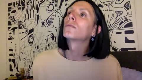 Lucy Lucy online show from February 27, 2025, 2:32 am