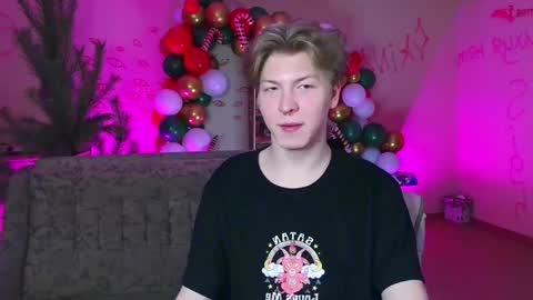 Snapshot of themikesever chatting on December 28, 2024, 6:18 pm Sever online show from December 28, 2024, 6:18 pm