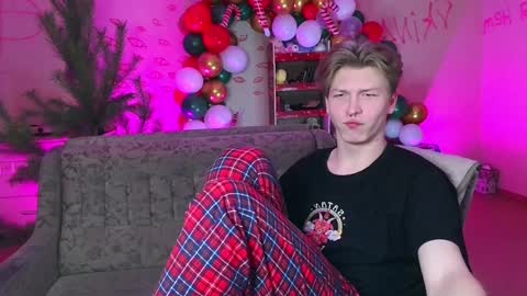 Snapshot of themikesever chatting on December 28, 2024, 9:19 pm Sever online show from December 28, 2024, 9:19 pm