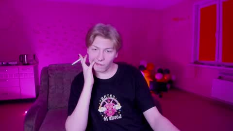 Snapshot of themikesever chatting on February 7, 2025, 5:07 pm Sever online show from February 7, 2025, 5:07 pm