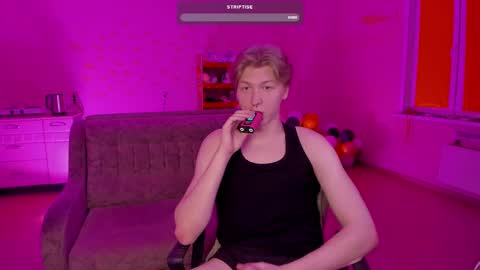 Snapshot of themikesever chatting on February 13, 2025, 11:04 pm Sever online show from February 13, 2025, 11:04 pm