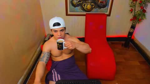 Snapshot of themuscularvenezuelanman chatting on June 5, 2026, 5:03 am themuscularvenezuelanman online show from June 5, 2026, 5:03 am