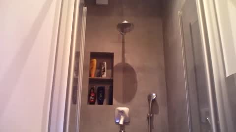 thenewdude1992 online show from October 24, 2025, 4:25 pm