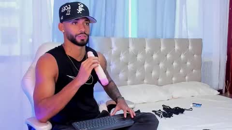 Theo Sky online show from September 15, 2025, 8:20 pm