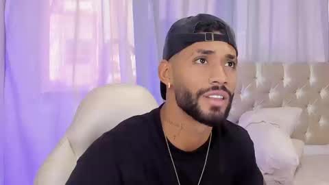 Theo Sky online show from September 22, 2025, 8:22 pm