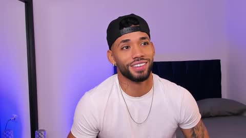 Theo Sky online show from November 6, 2025, 1:56 pm