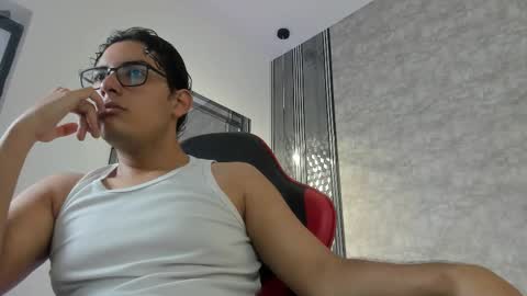 Theo online show from November 17, 2025, 11:49 am