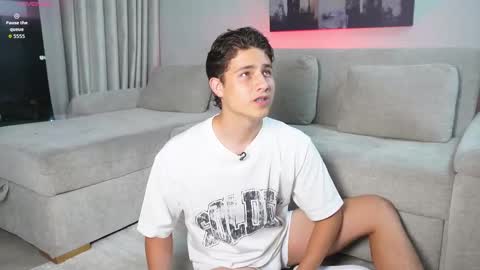 Snapshot of theohawke_ chatting on November 4, 2025, 11:26 pm THEO- MATEO online show from November 4, 2025, 11:26 pm