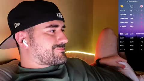 Snapshot of theoravi chatting on November 14, 2025, 3:16 am Theo Ravi online show from November 14, 2025, 3:16 am