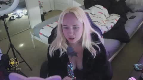 The Plug Love  Friends online show from November 24, 2025, 6:51 pm